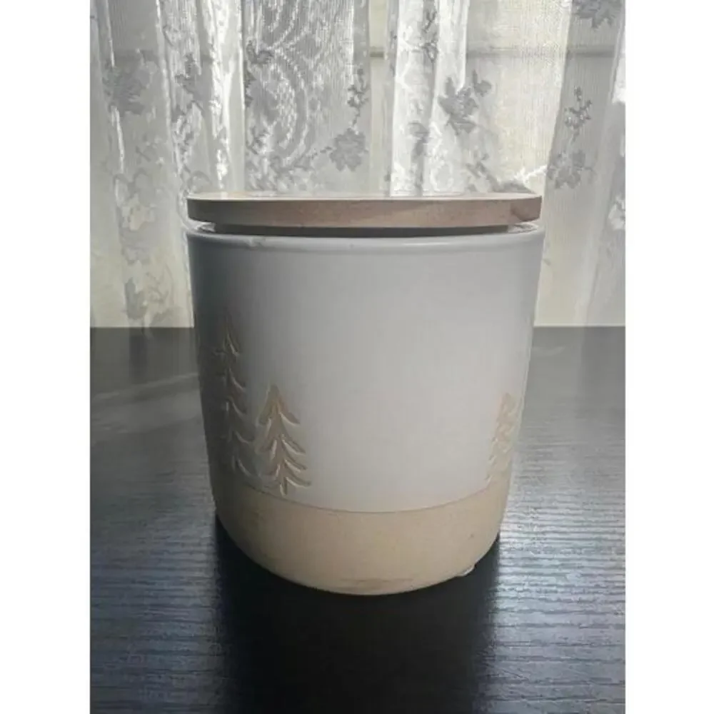 Pine Scented Holiday Candle - 10 oz Ceramic Jar with Wooden Lid